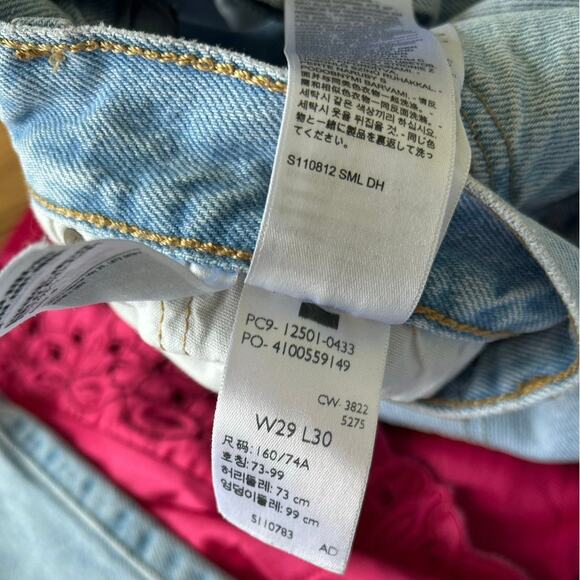 Levi Strauss & Co Women's 501 150th Anniversary Light Wash Floral Patch 29x30 - Picture 7 of 11